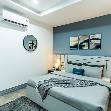 Bedchambers Luxury Apartment Near Golf Course Road 古尔冈 外观 照片