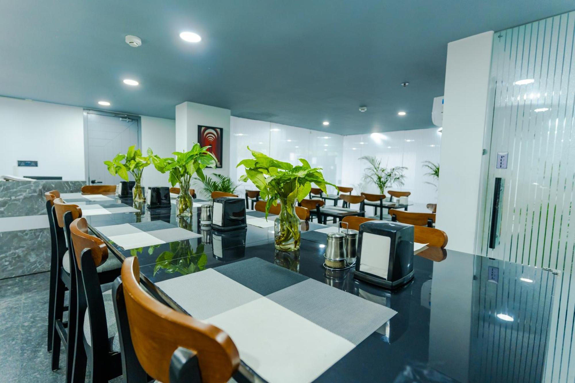 Bedchambers Luxury Apartment Near Golf Course Road 古尔冈 外观 照片