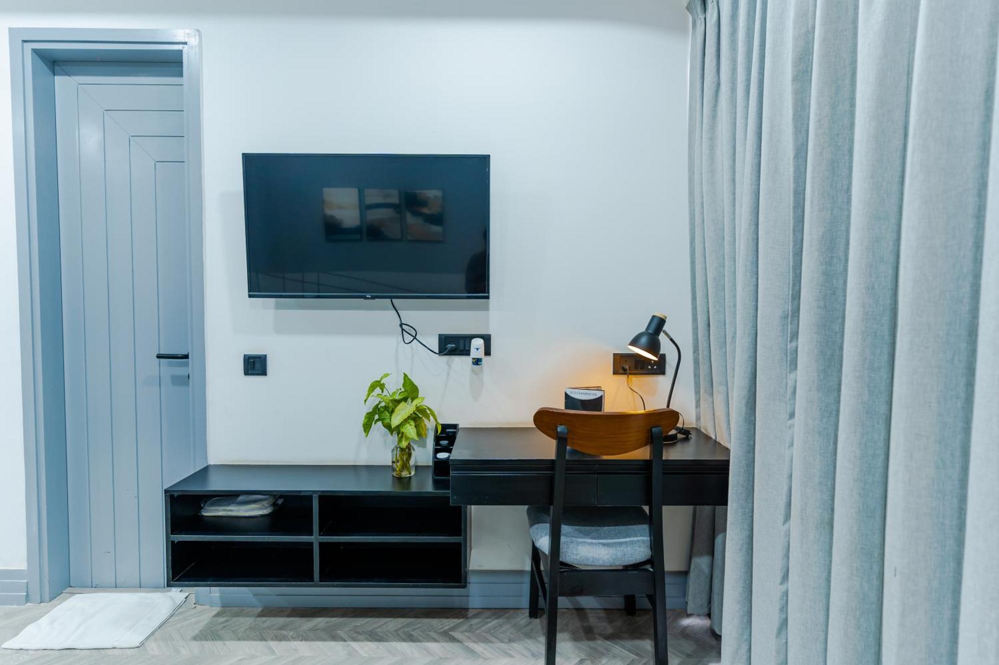 Bedchambers Luxury Apartment Near Golf Course Road 古尔冈 外观 照片
