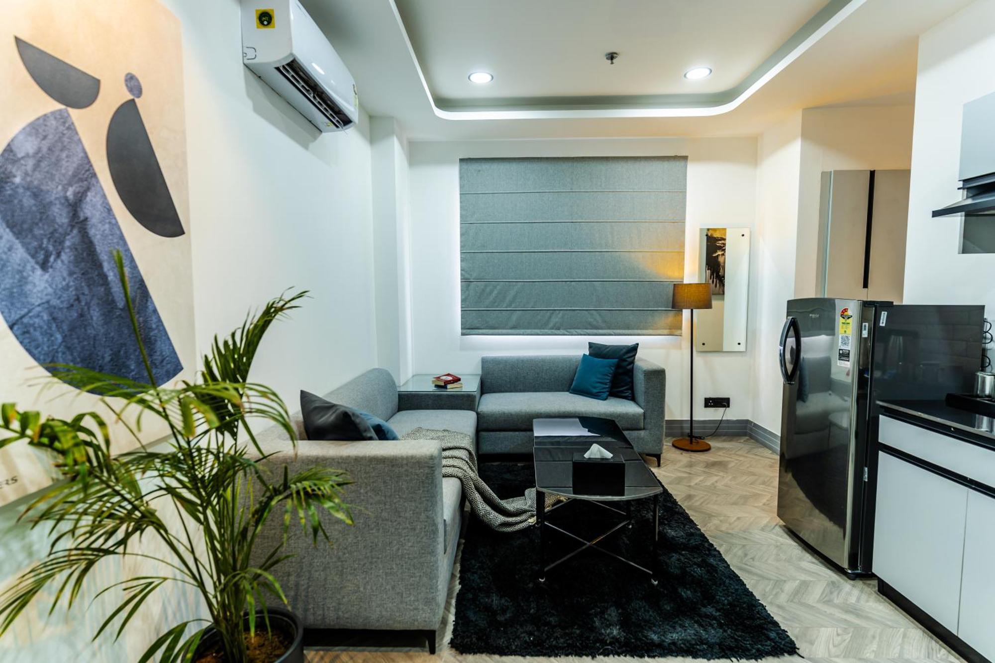 Bedchambers Luxury Apartment Near Golf Course Road 古尔冈 外观 照片