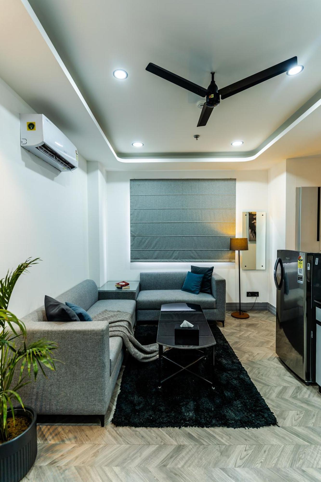 Bedchambers Luxury Apartment Near Golf Course Road 古尔冈 外观 照片