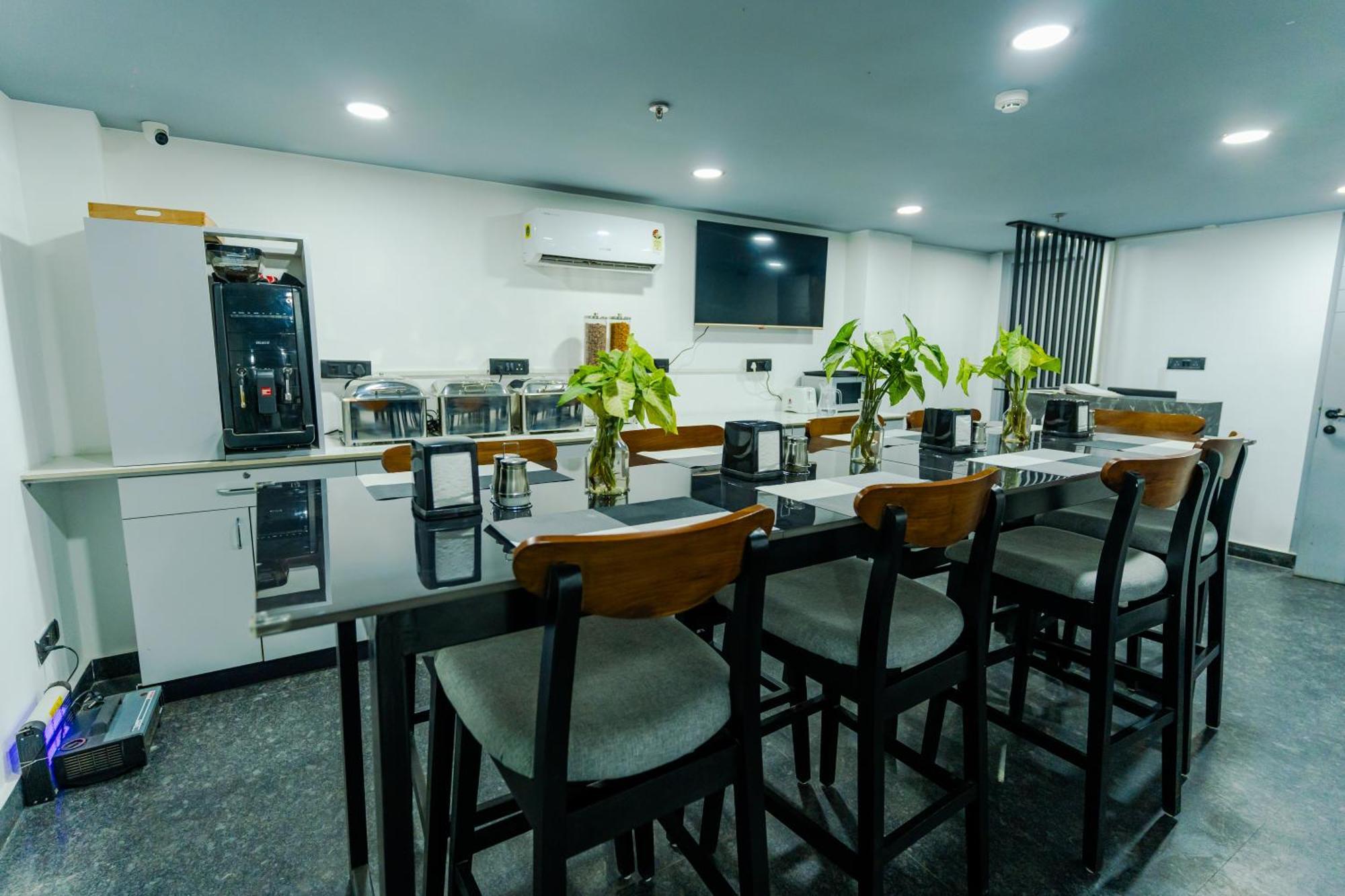 Bedchambers Luxury Apartment Near Golf Course Road 古尔冈 外观 照片