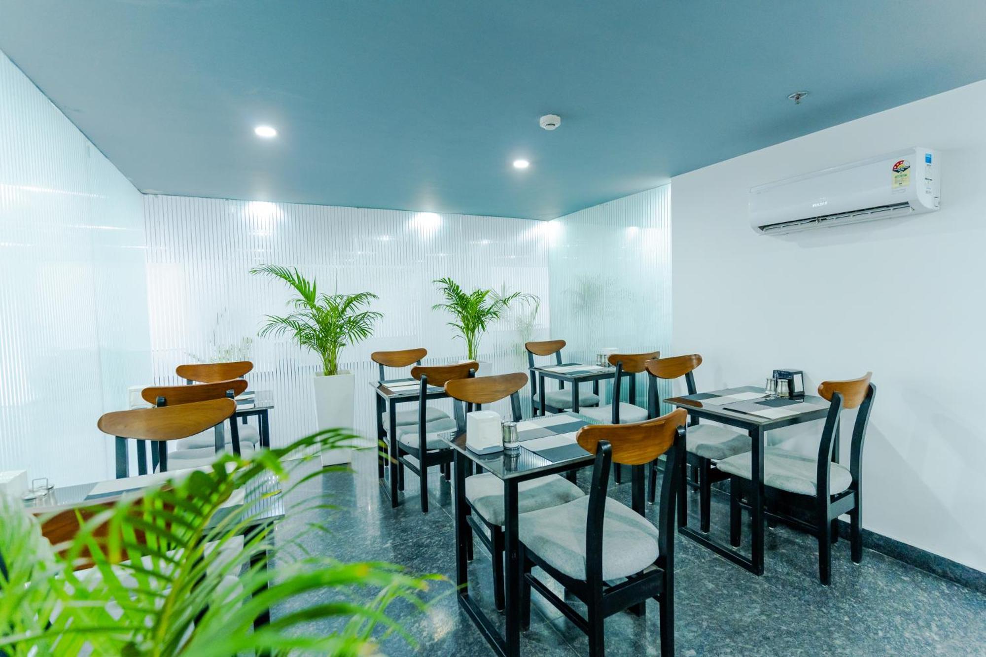 Bedchambers Luxury Apartment Near Golf Course Road 古尔冈 外观 照片