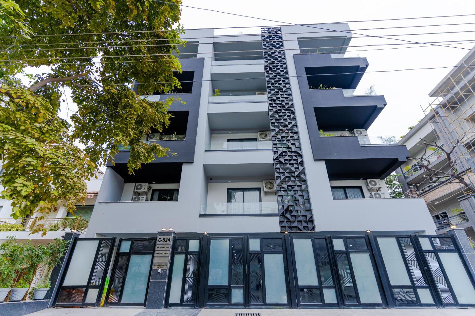 Bedchambers Luxury Apartment Near Golf Course Road 古尔冈 外观 照片