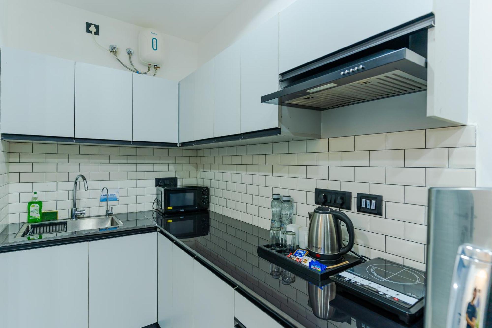 Bedchambers Luxury Apartment Near Golf Course Road 古尔冈 外观 照片